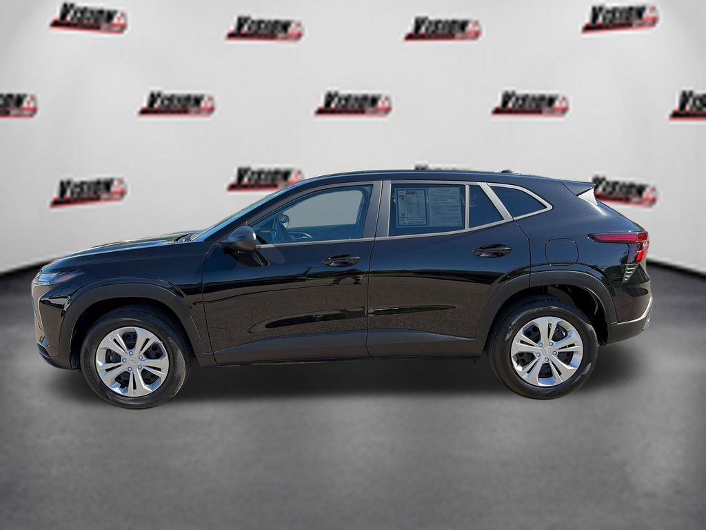 Used 2026 Chevrolet Trax LS FWD image 8