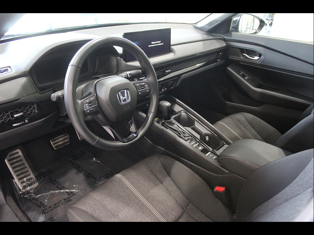 Used 2025 Honda Accord Sport image 13