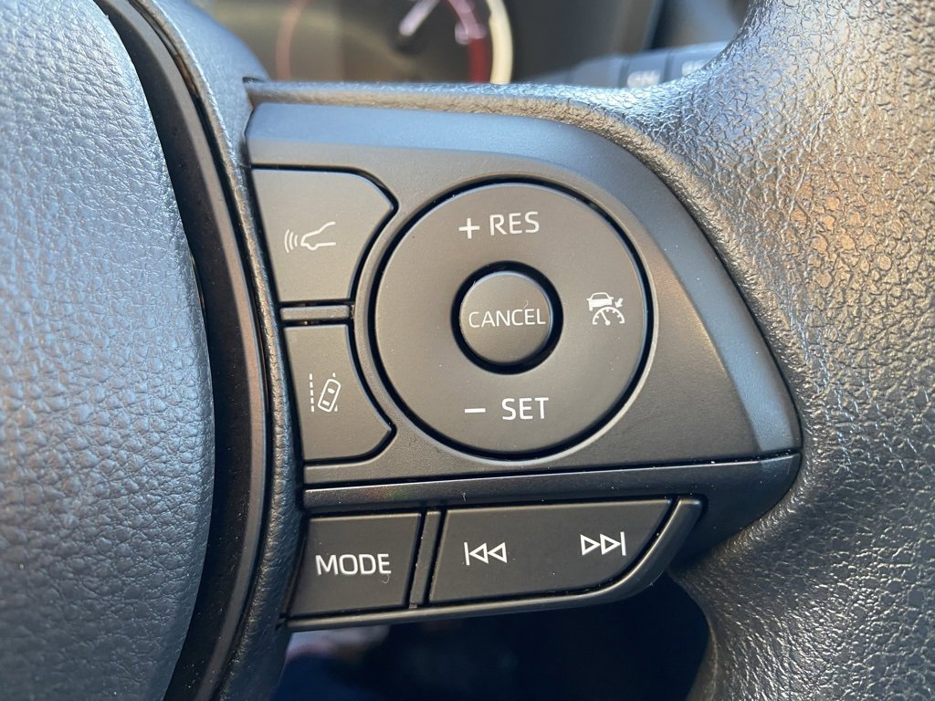 Used 2025 Toyota RAV4 XLE image 14