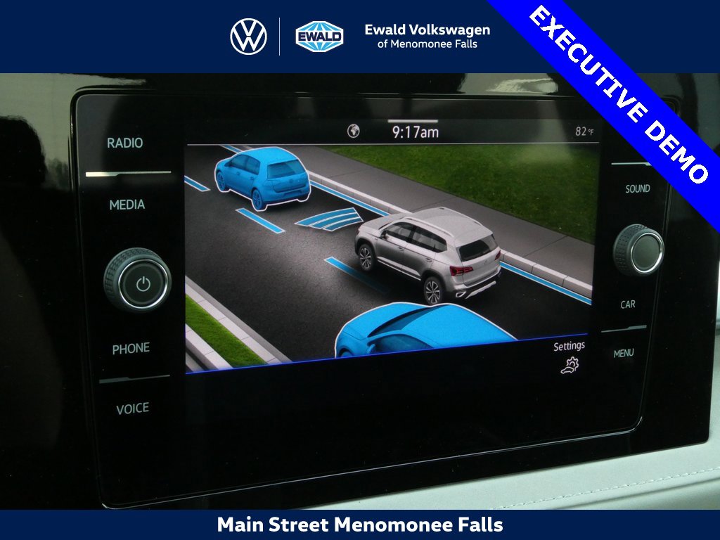 Used 2025 Volkswagen Taos SE image 38