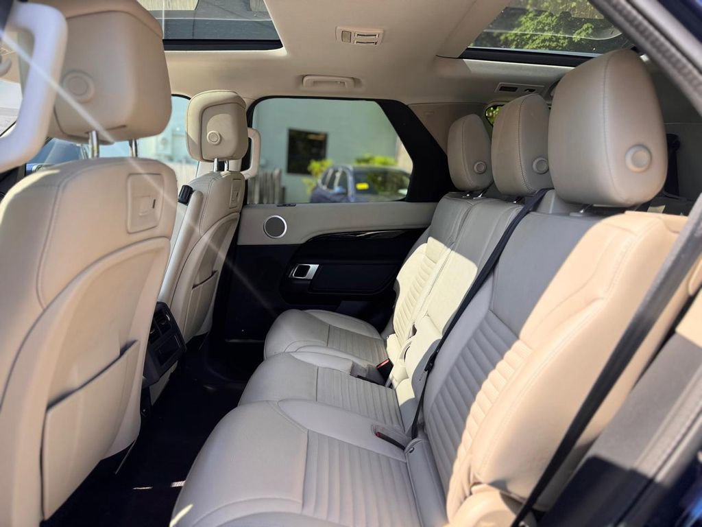 Used 2022 Land Rover Discovery S AWD/4WD image 23
