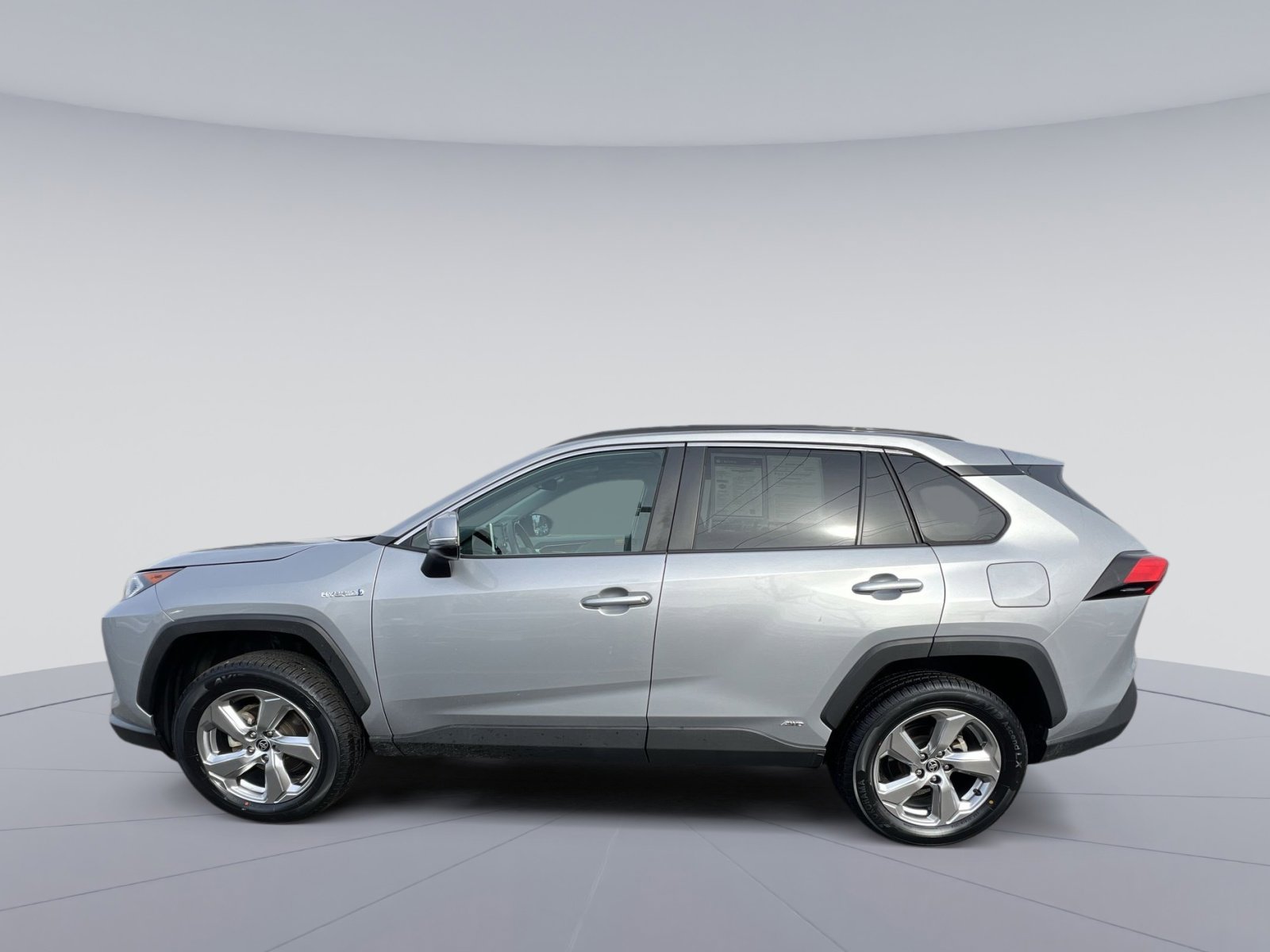 Used 2021 Toyota RAV4 XLE Premium image 6