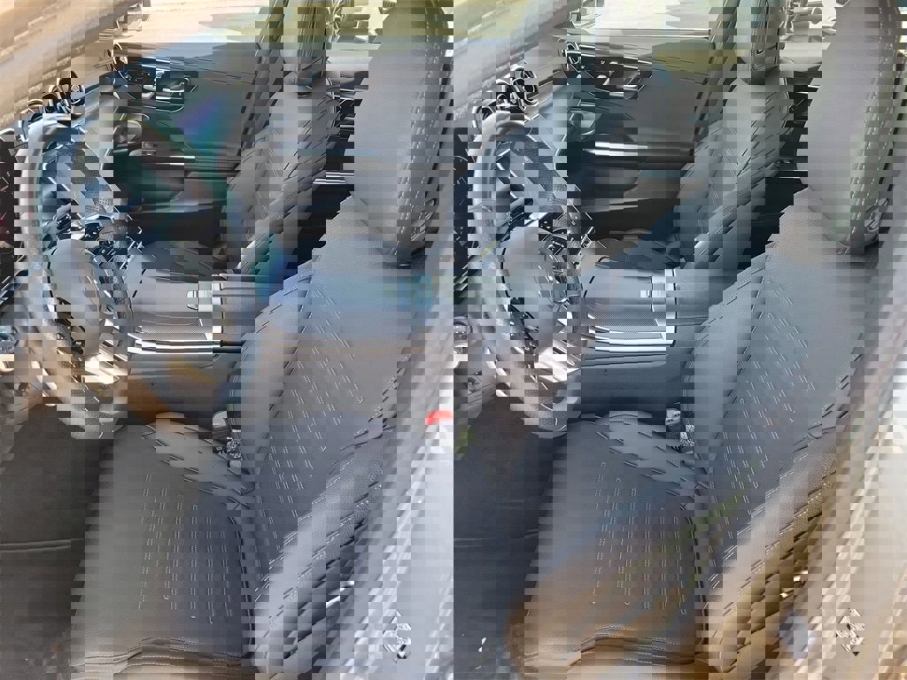 Used 2024 Mercedes-Benz C 300 4MATIC Sedan image 16