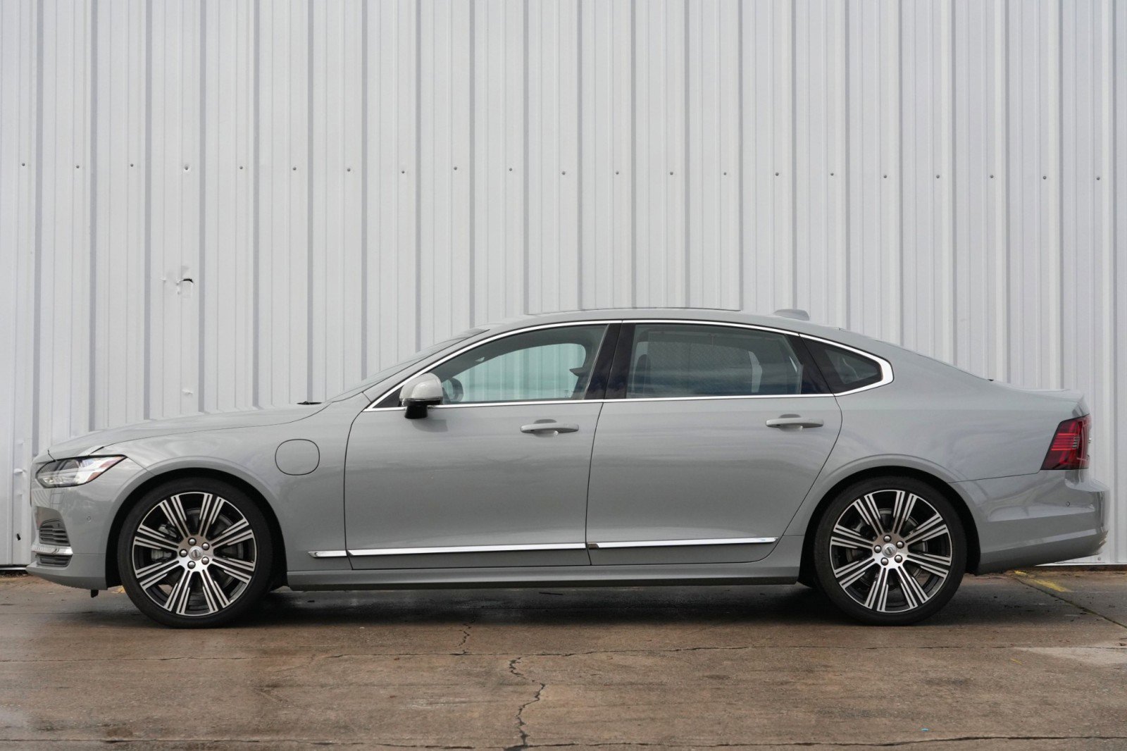 Used 2024 Volvo S90 T8 Ultimate image 9