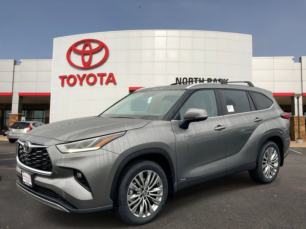 New 2026 Toyota Highlander Platinum AWD/4WD image 1