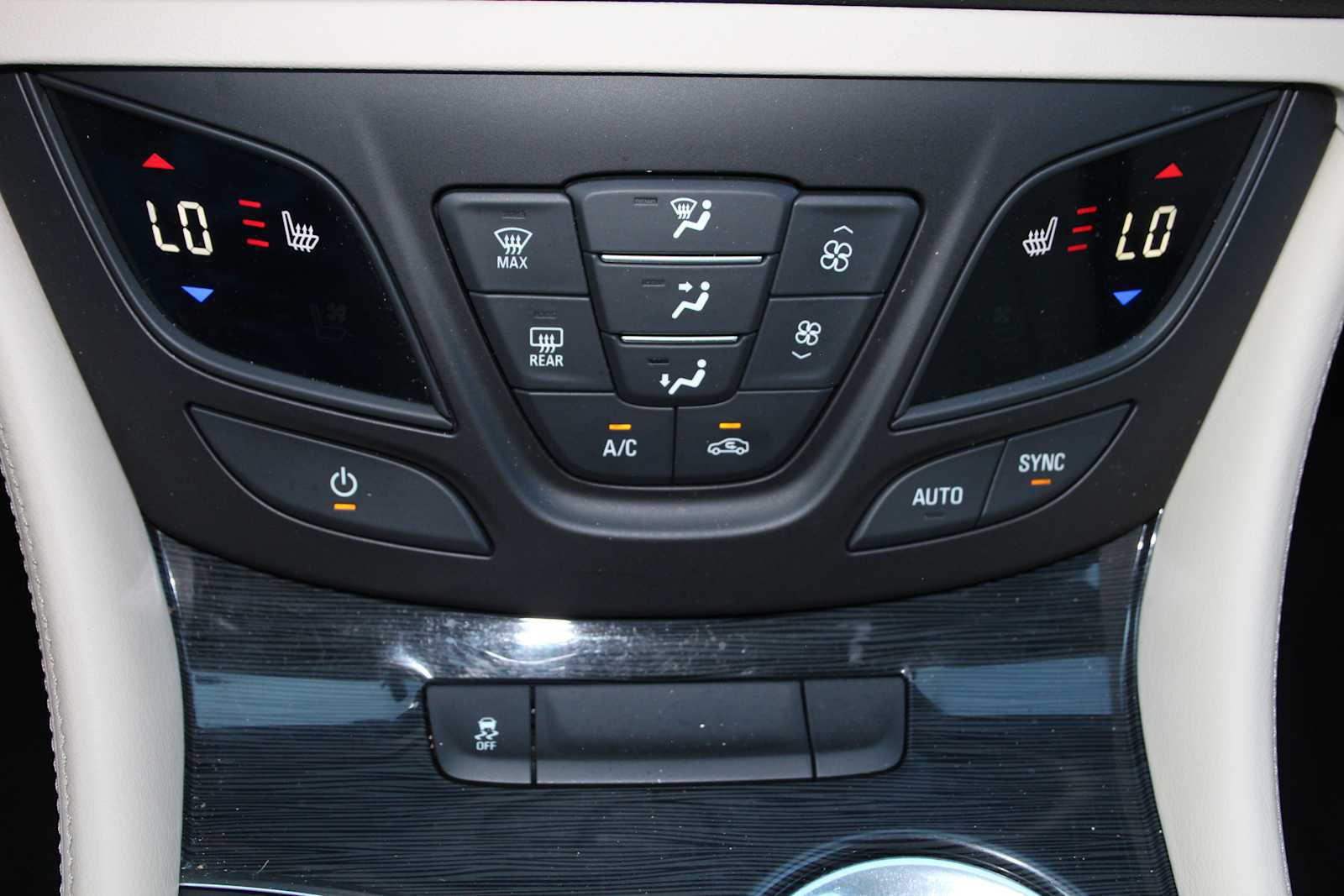 Used 2017 Buick Envision Preferred FWD image 40