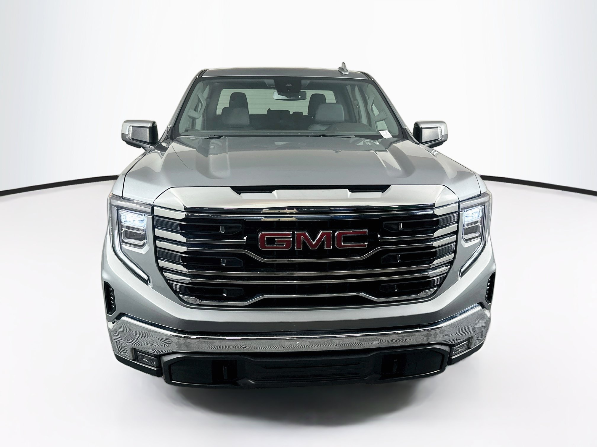 Used 2025 GMC Sierra 1500 SLT RWD image 2