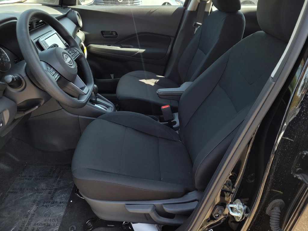 New 2025 Nissan Kicks Play S FWD image 7