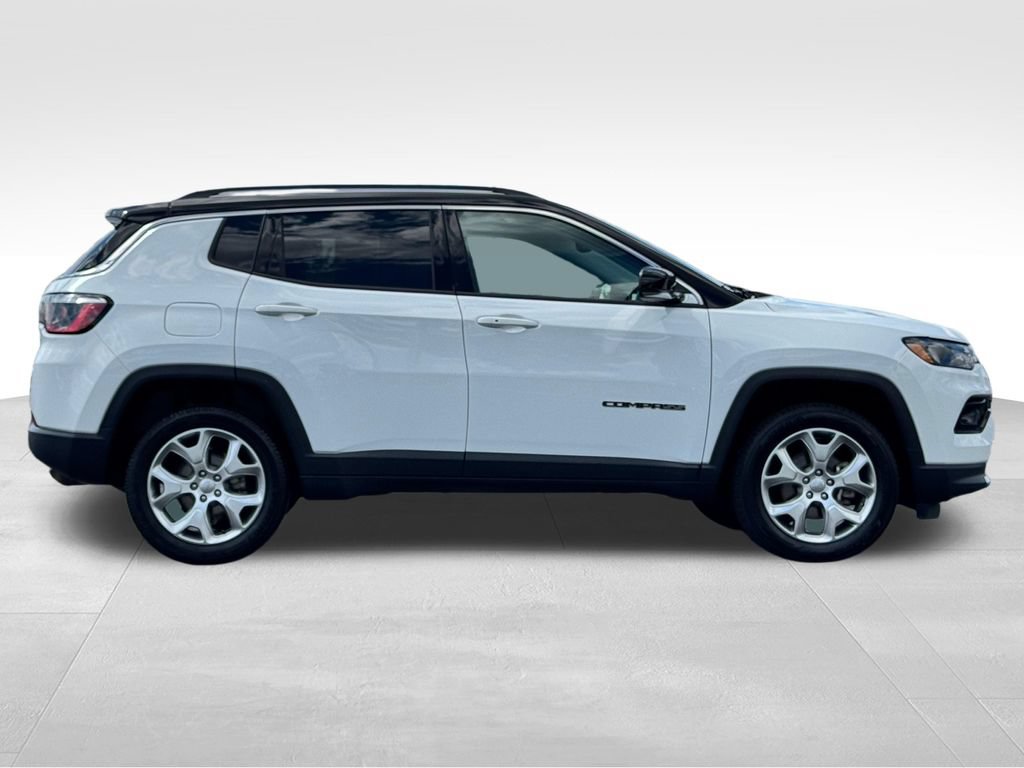 Used 2022 Jeep Compass Limited AWD/4WD image 8