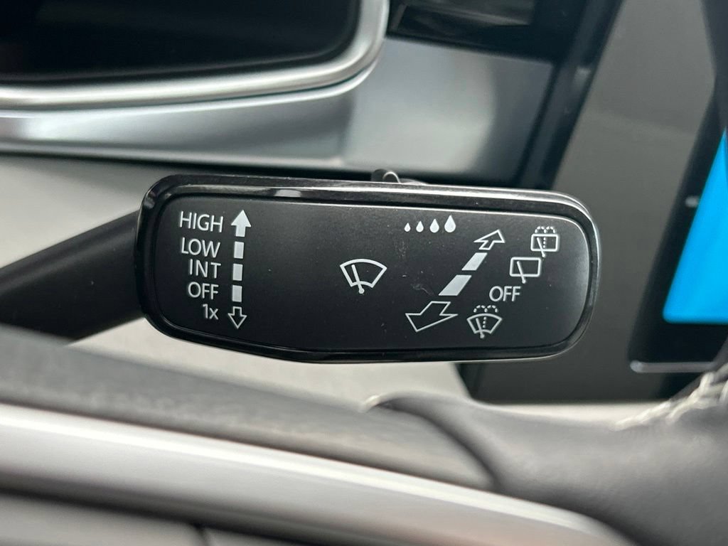 New 2026 Volkswagen Taos SE FWD image 28