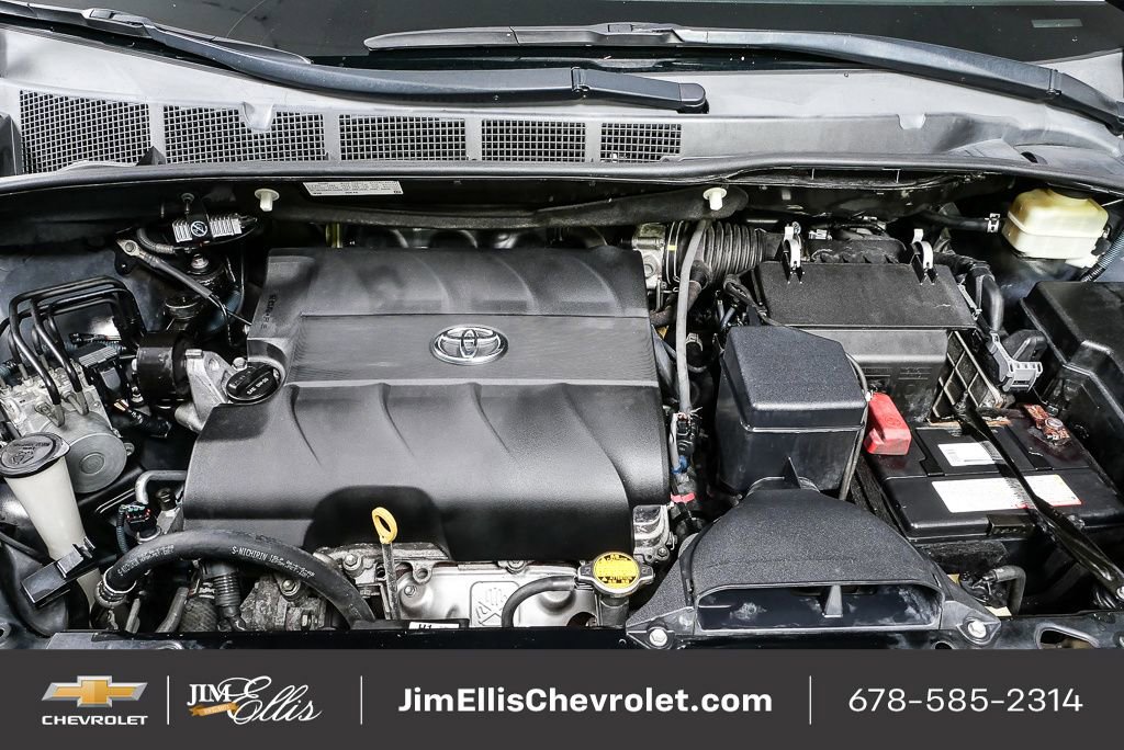 Used 2016 Toyota Sienna SE image 36