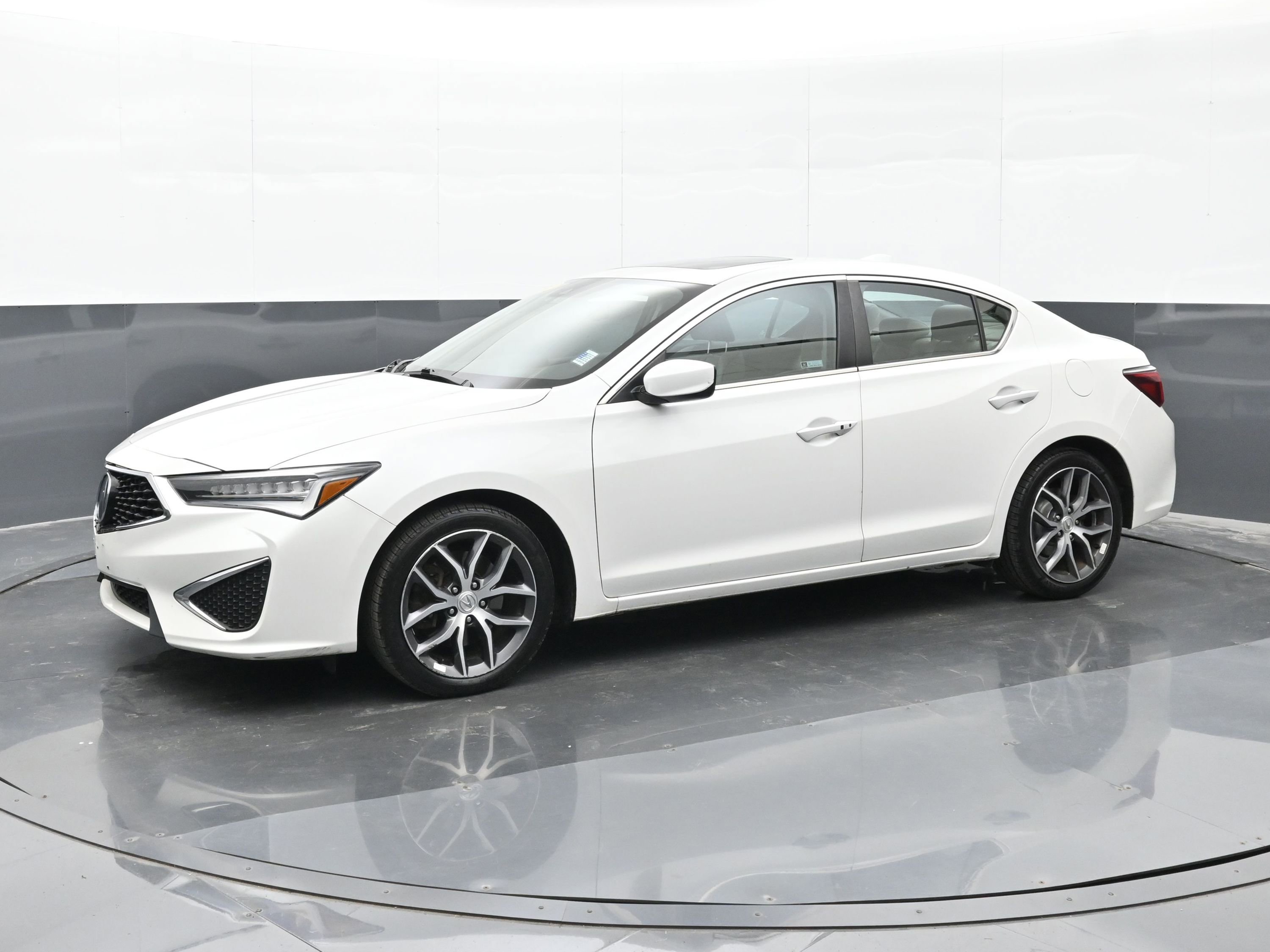 Used 2020 Acura ILX w/ Premium Package image 4