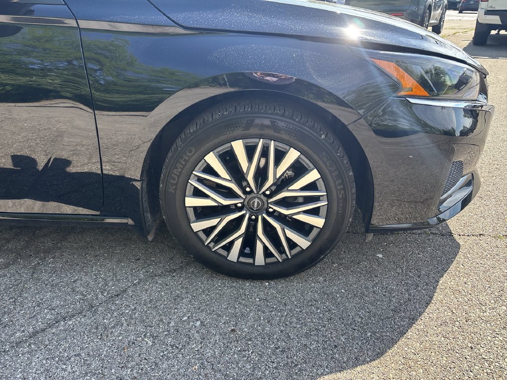 Certified 2025 Nissan Altima 2.5 SV FWD image 15