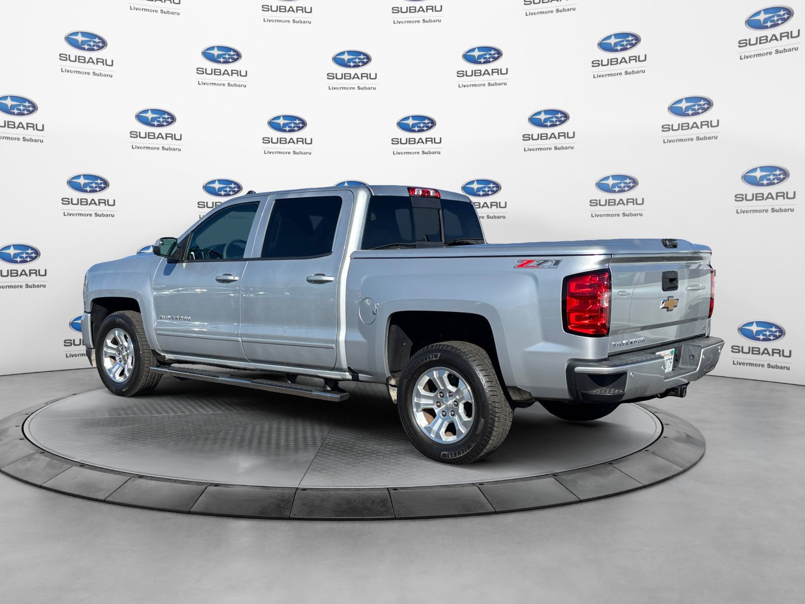 Used 2017 Chevrolet Silverado 1500 LT w/ All Star Edition AWD/4WD image 4