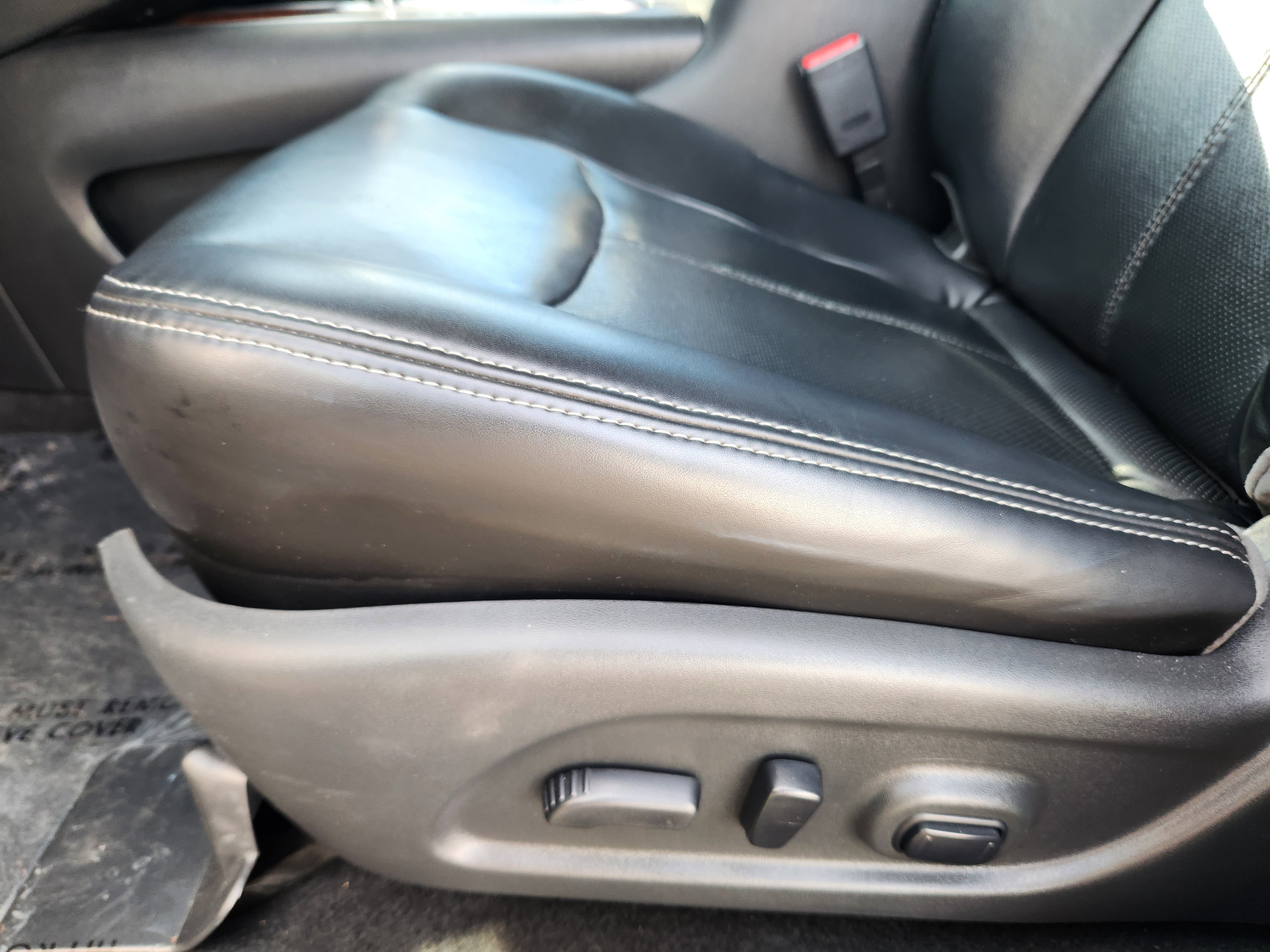 Used 2017 Nissan Pathfinder Platinum image 16