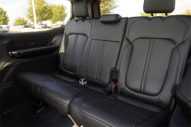 New 2025 Jeep Wagoneer Series III image 15