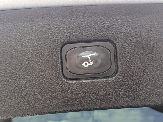 Used 2023 Ford Edge Titanium AWD/4WD image 7