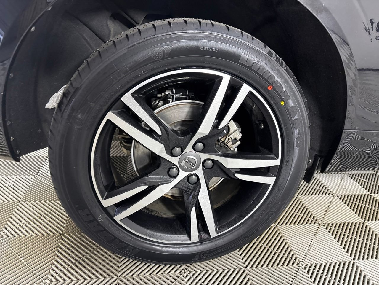 Used 2019 Volvo XC60 T5 R-Design w/ Protection Package Premier FWD image 33