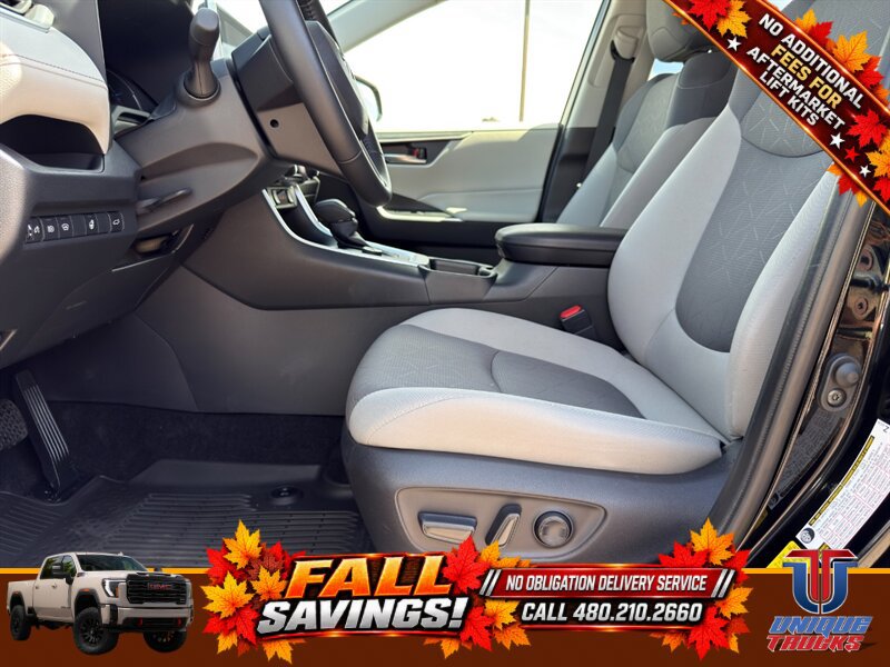 Used 2025 Toyota RAV4 XLE w/ Convenience Package AWD/4WD image 17