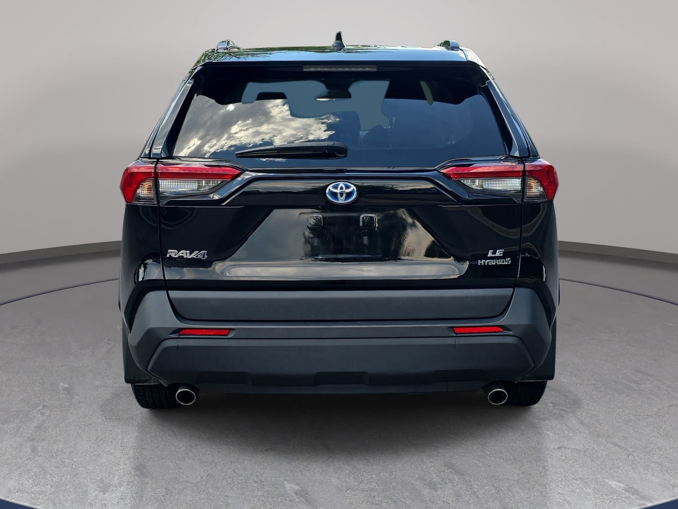 Used 2024 Toyota RAV4 LE AWD/4WD image 5