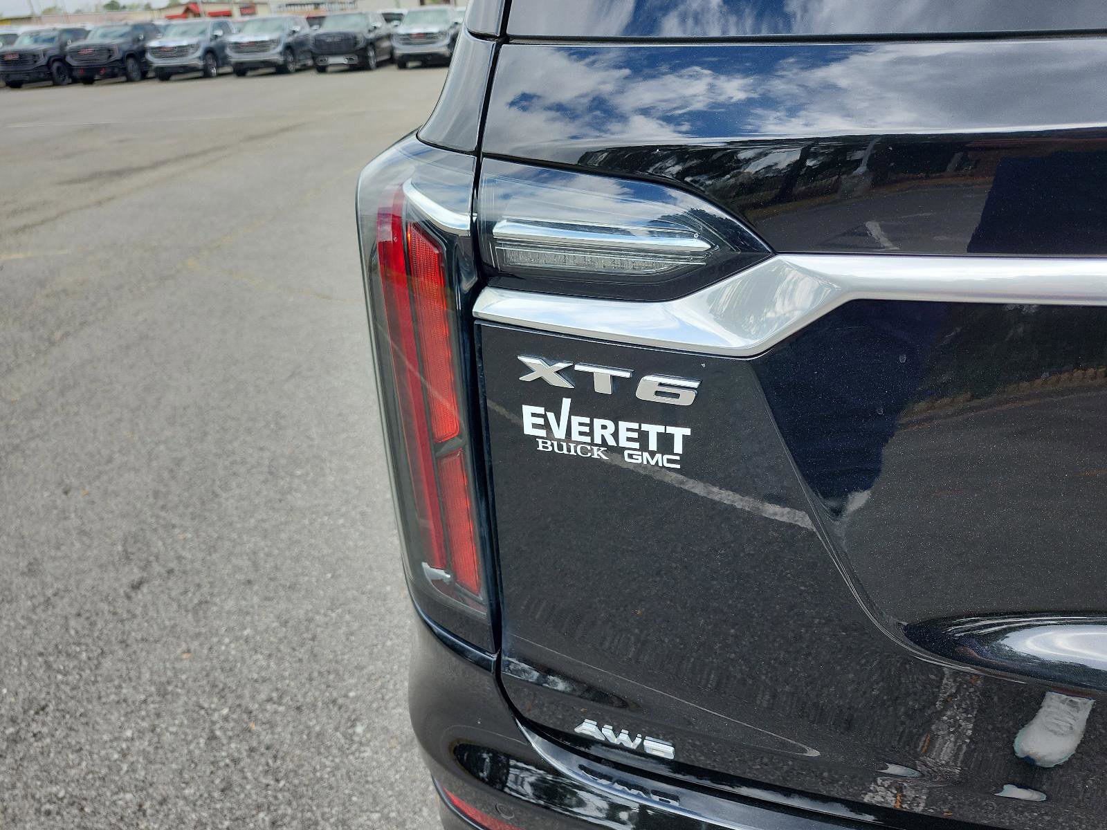 Used 2022 Cadillac XT6 Sport w/ Technology Package image 4