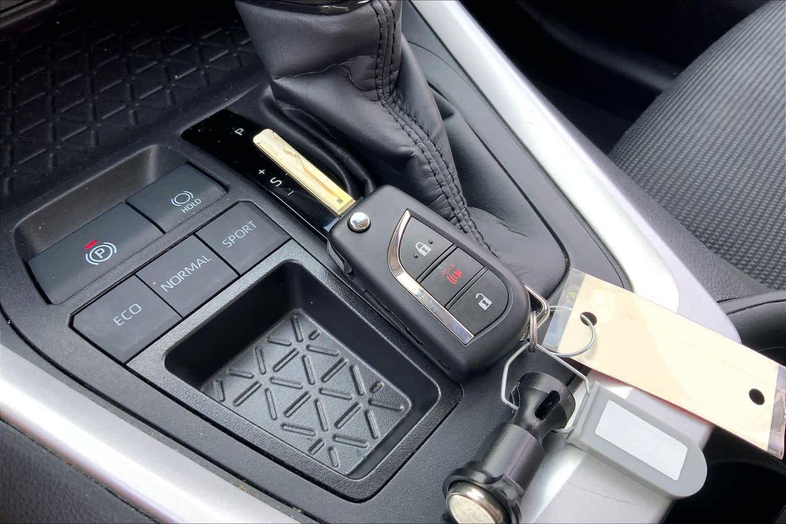Used 2024 Toyota RAV4 LE FWD image 14
