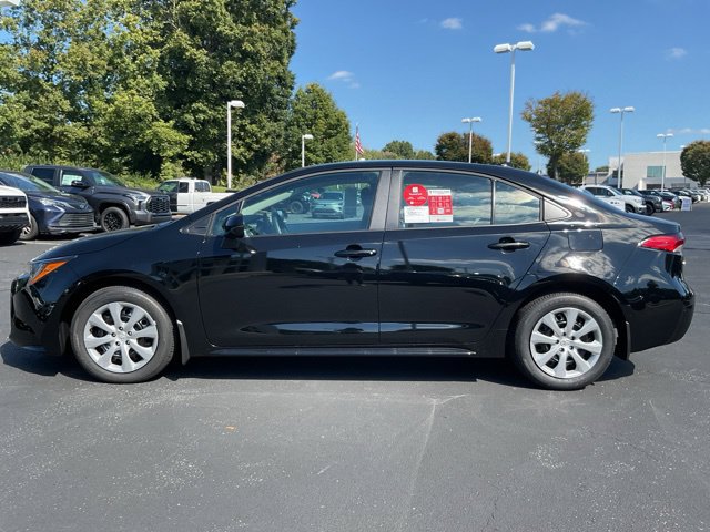 New 2027 Toyota Corolla LE FWD image 10