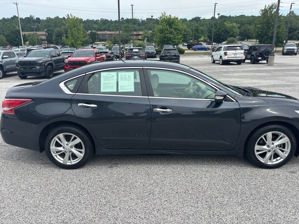 Used 2013 Nissan Altima 2.5 SL w/ 2.5 Moonroof Pkg FWD image 2