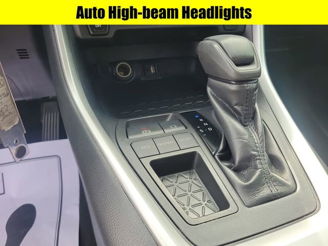 Used 2019 Toyota RAV4 LE w/ Carpet Mat Package FWD image 18