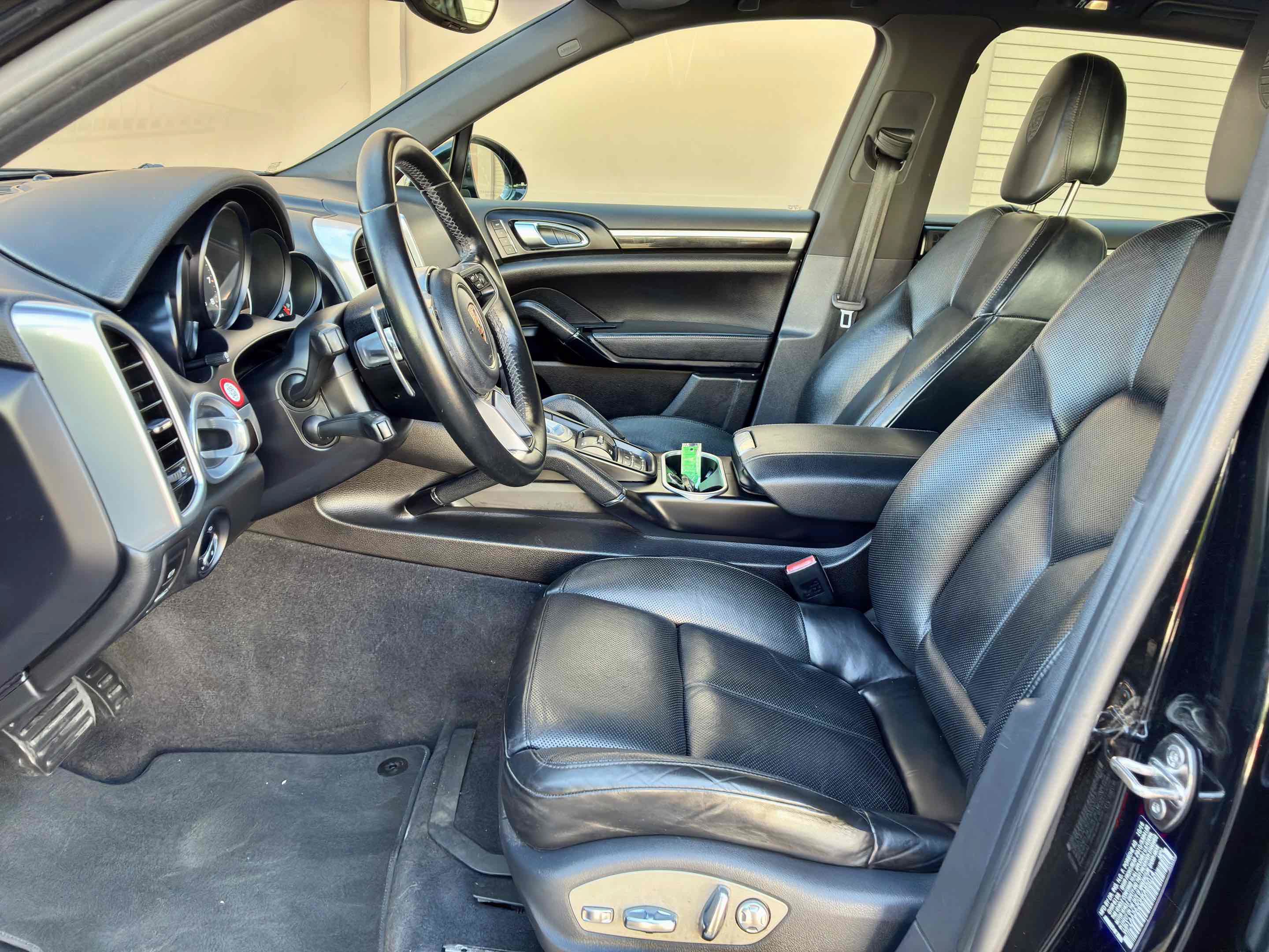 Used 2017 Porsche Cayenne AWD/4WD image 42