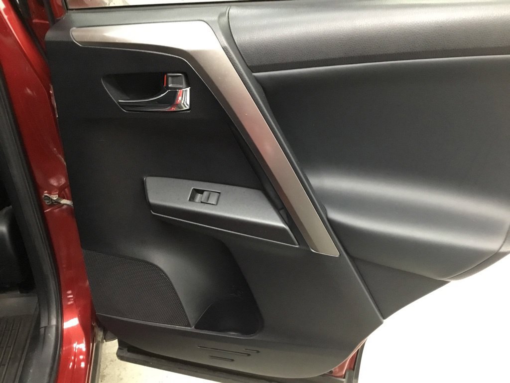 Used 2018 Toyota RAV4 XLE w/ Plus Extra Value Package AWD/4WD image 42