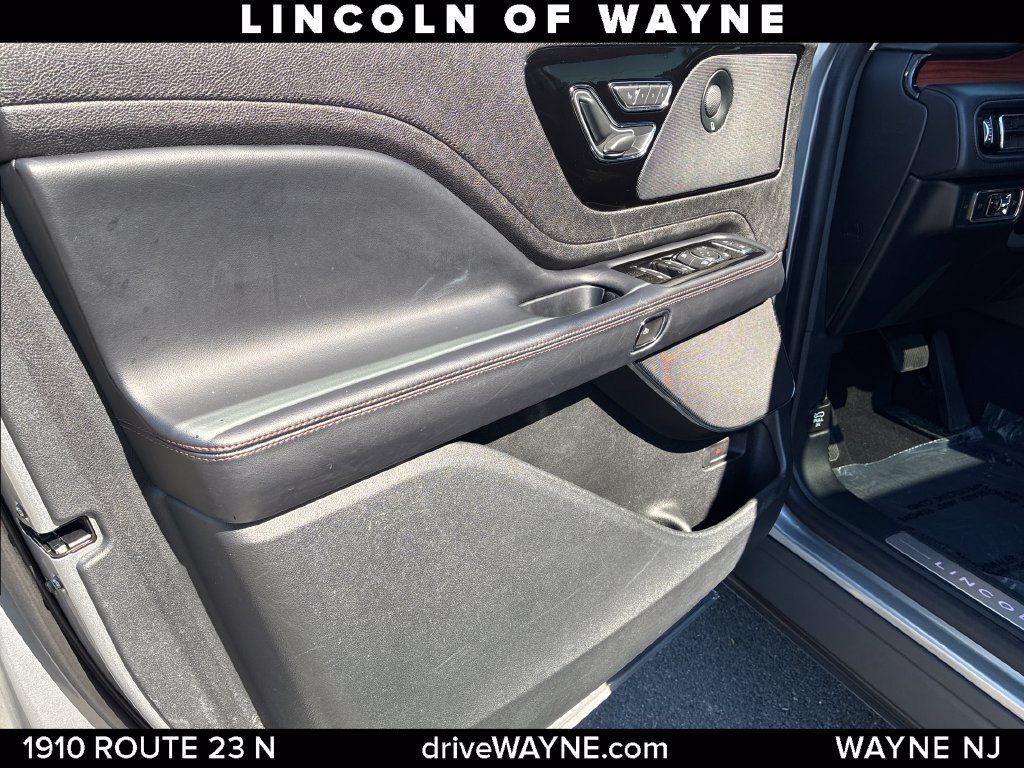 Certified 2023 Lincoln Aviator Reserve AWD/4WD image 13