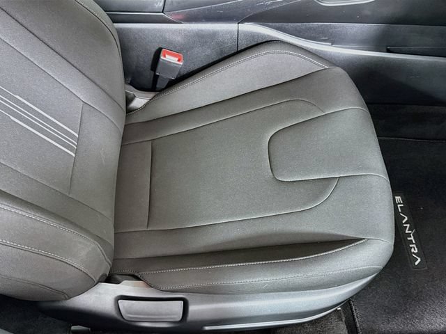 Certified 2025 Hyundai Elantra Sport FWD image 32