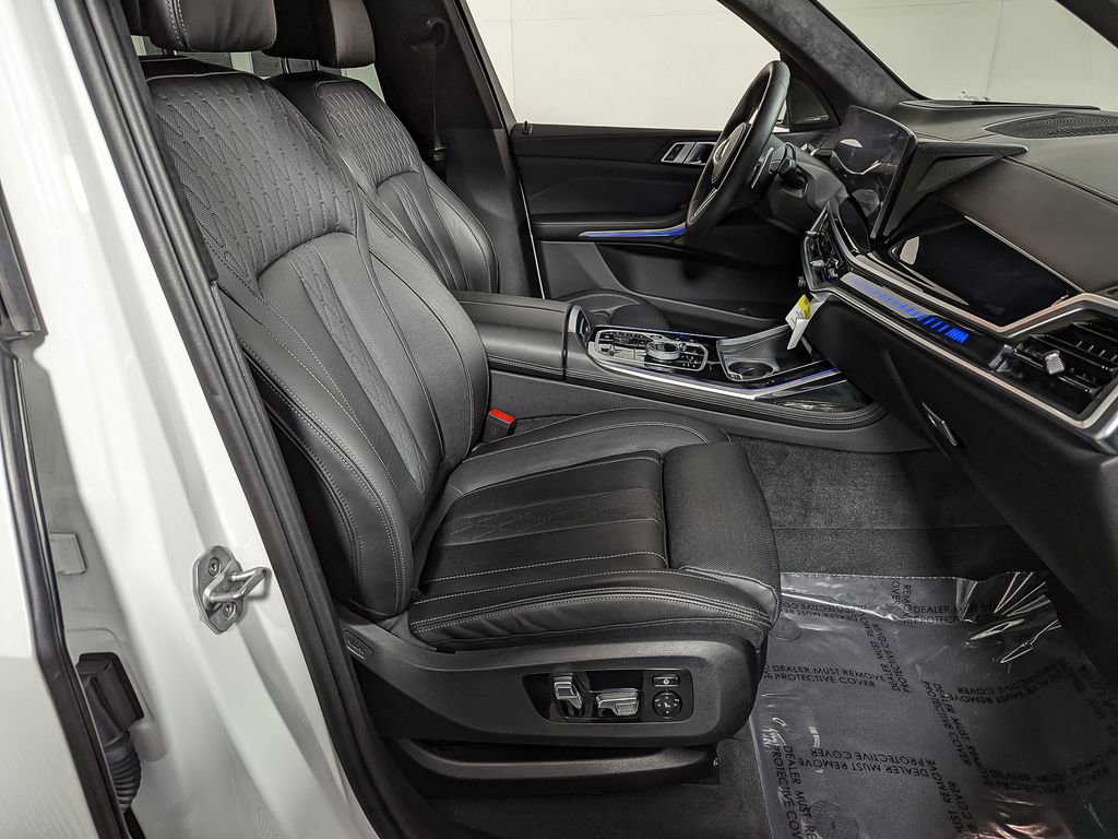 Certified 2025 BMW X7 M60i w/ Executive Package image 40