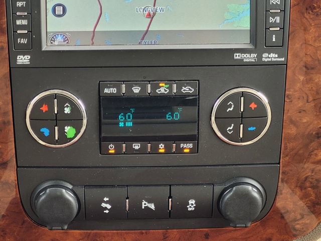 Used 2012 Chevrolet Avalanche LTZ RWD image 18