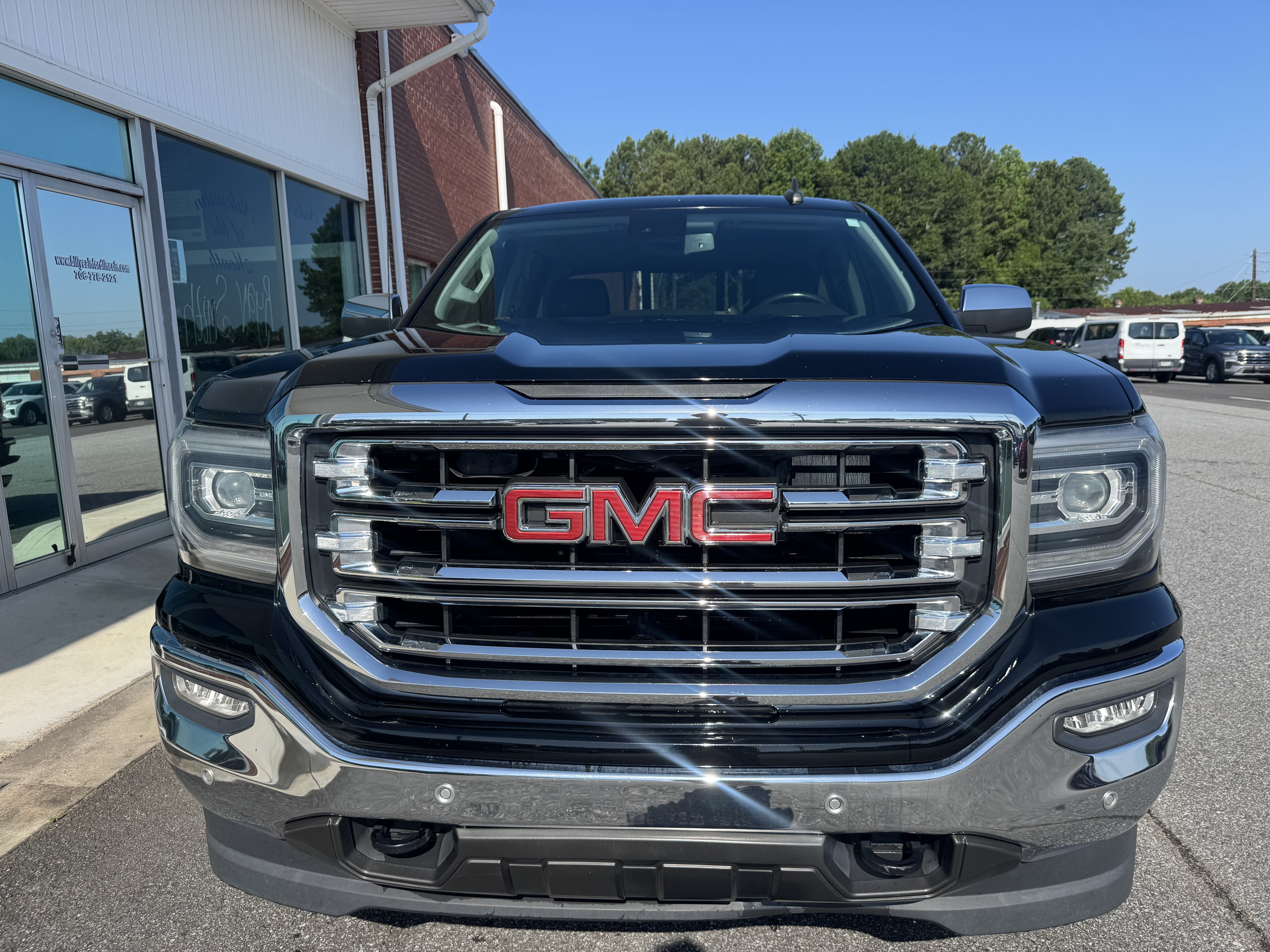 Used 2018 GMC Sierra 1500 SLT AWD/4WD image 4