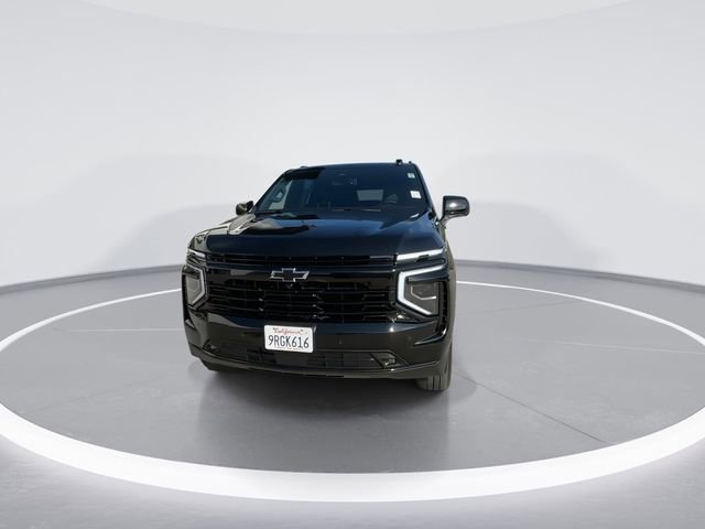 Used 2025 Chevrolet Suburban RST image 3