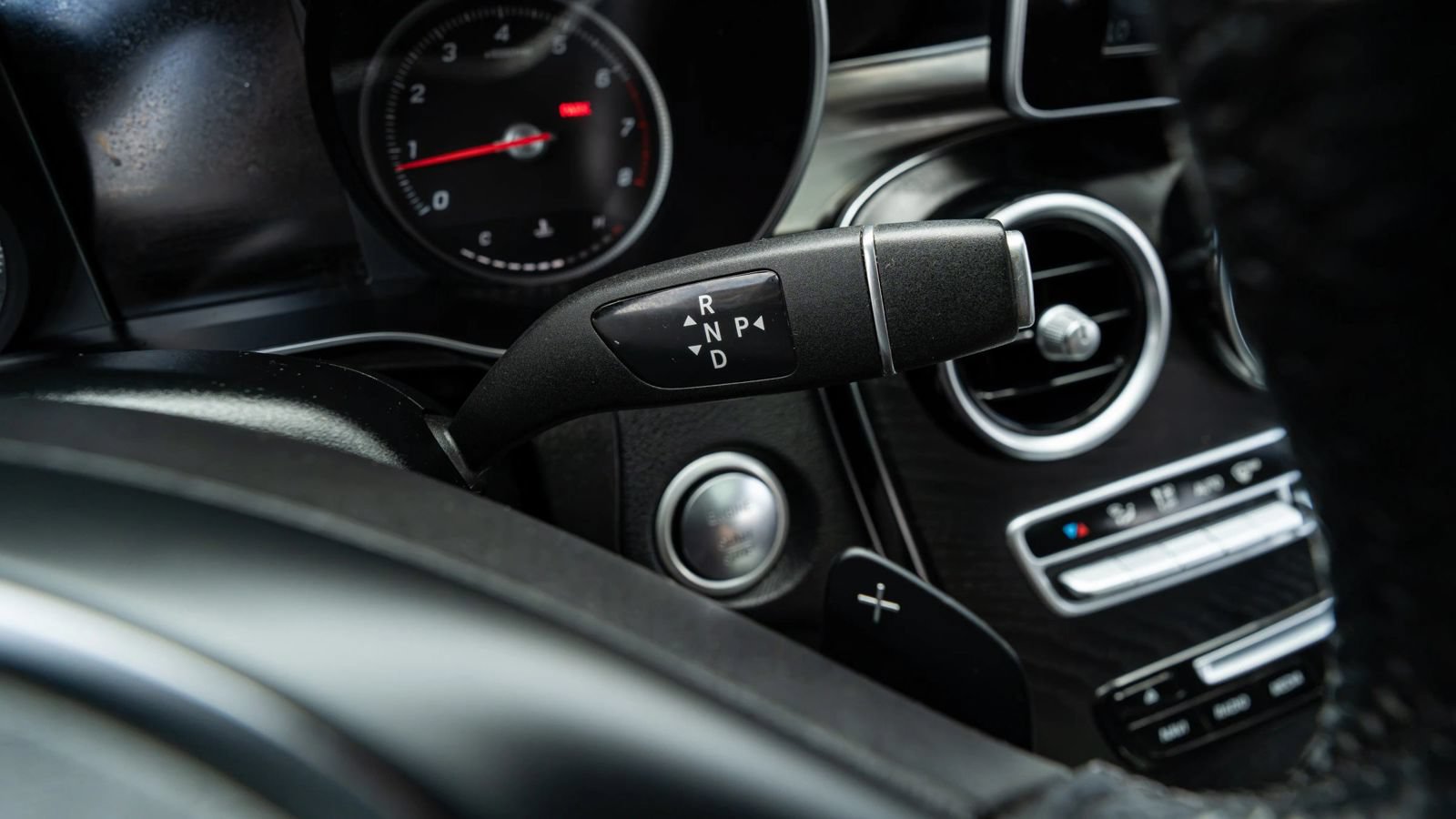 Used 2019 Mercedes-Benz GLC 300 4MATIC w/ Premium Package image 48