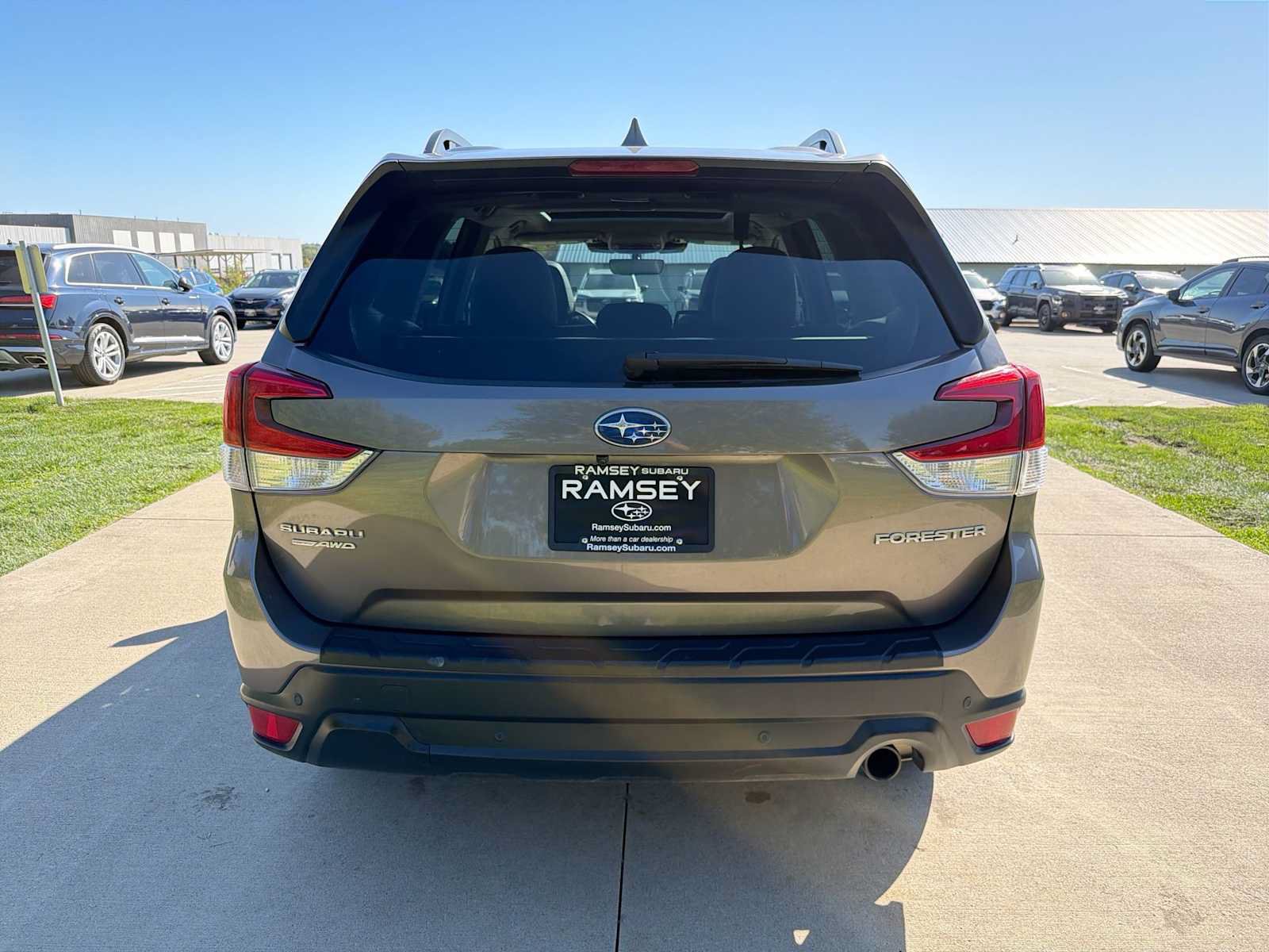 Used 2023 Subaru Forester Limited AWD/4WD image 5