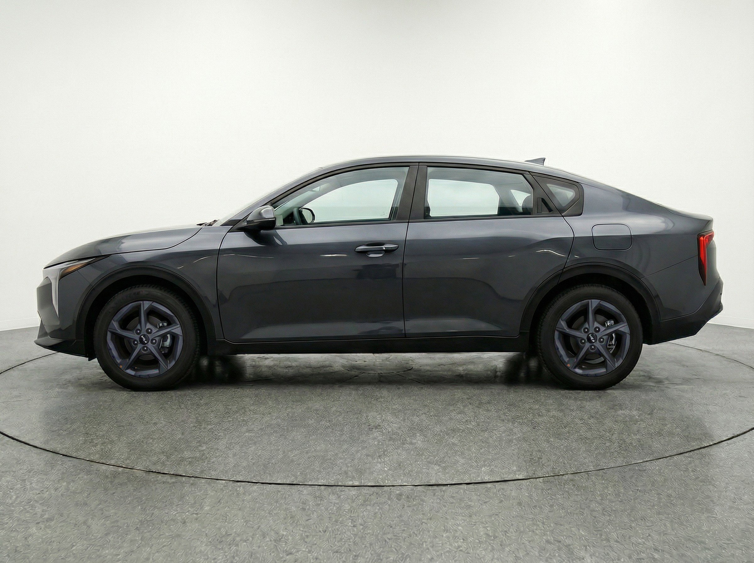 Used 2025 Kia K4 LXS image 5