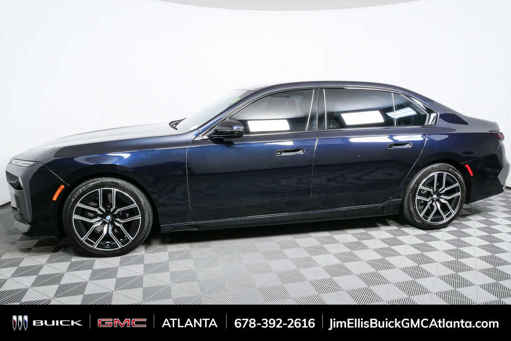 Used 2023 BMW 760i xDrive AWD/4WD image 26