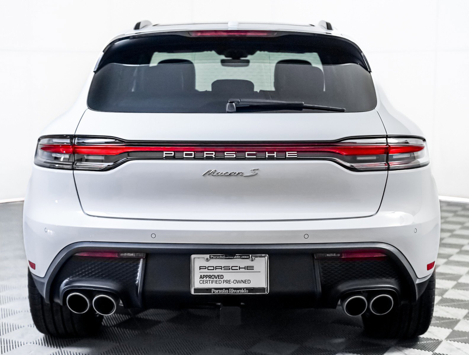 Certified 2025 Porsche Macan S image 11