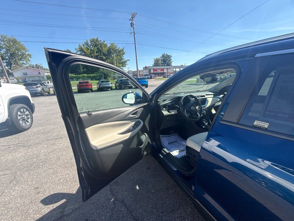 Used 2022 Buick Encore GX Select FWD image 17