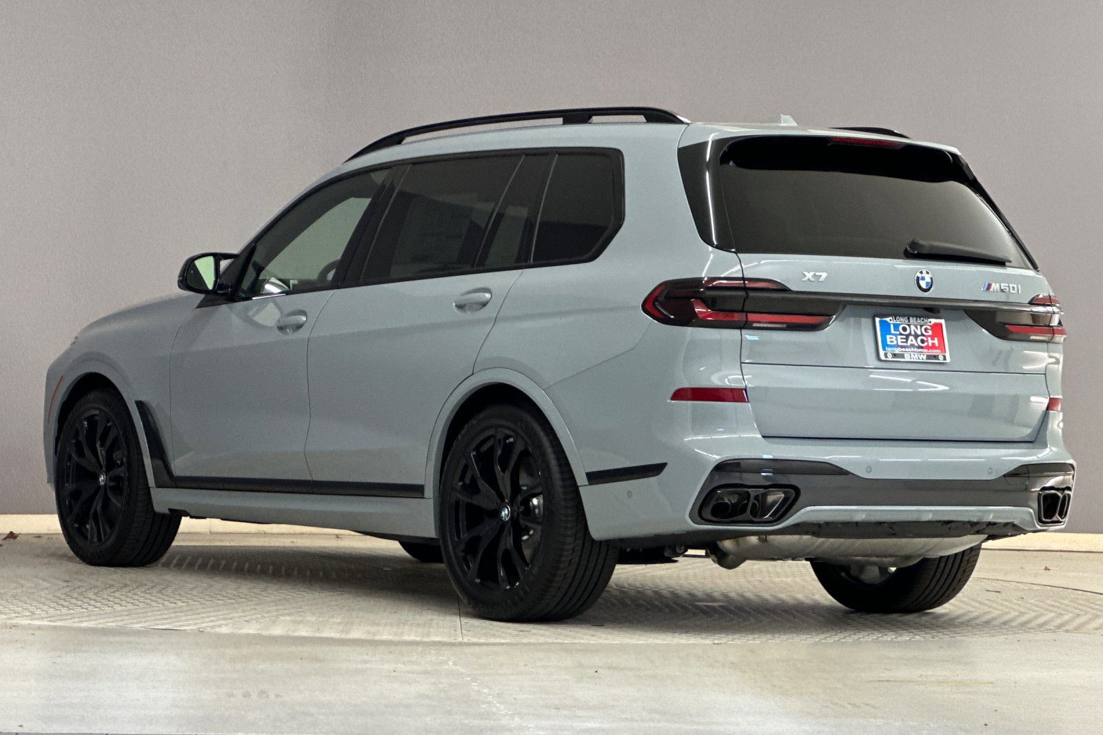 New 2026 BMW X7 M60i w/ Executive Package image 3