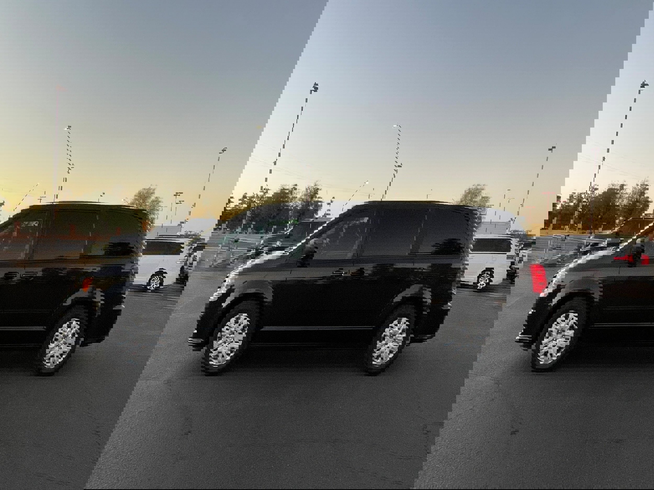 Used 2015 Dodge Grand Caravan SE w/ Quick Order Package 29E SE image 2