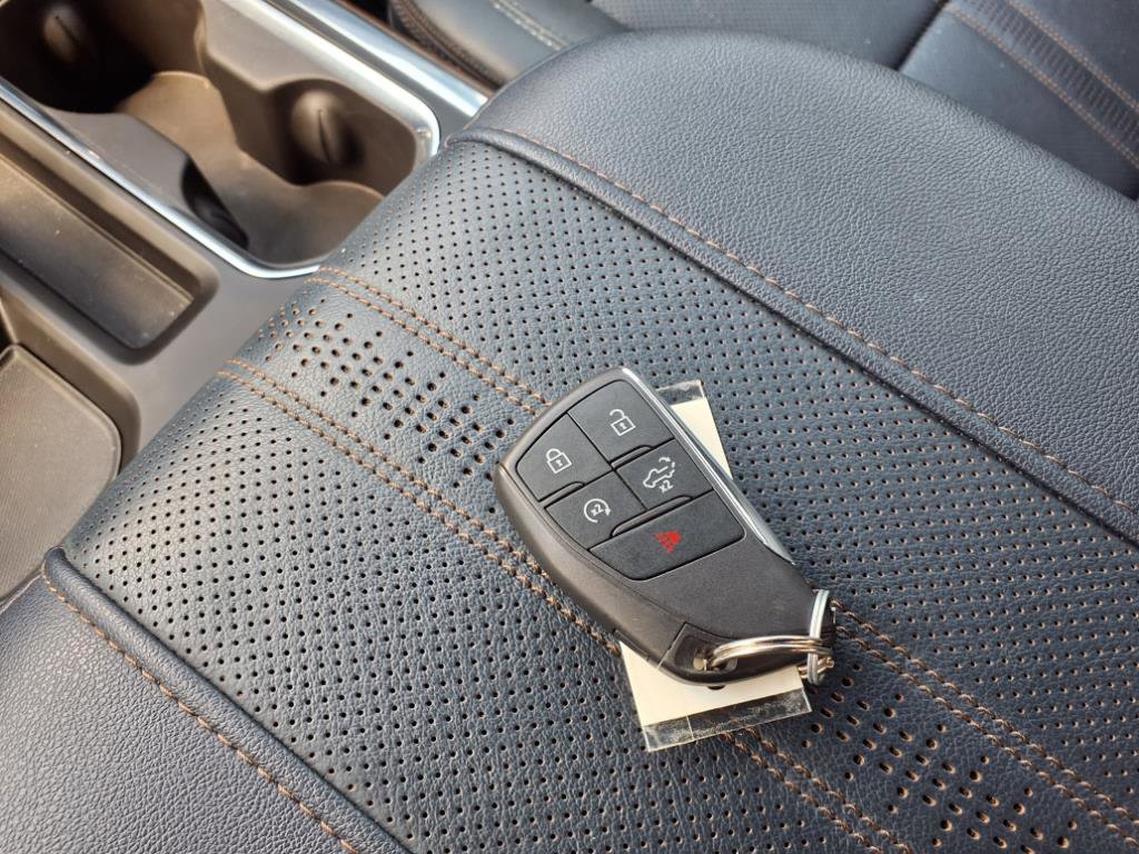 Used 2023 Chevrolet Silverado 1500 High Country w/ Technology Package image 12