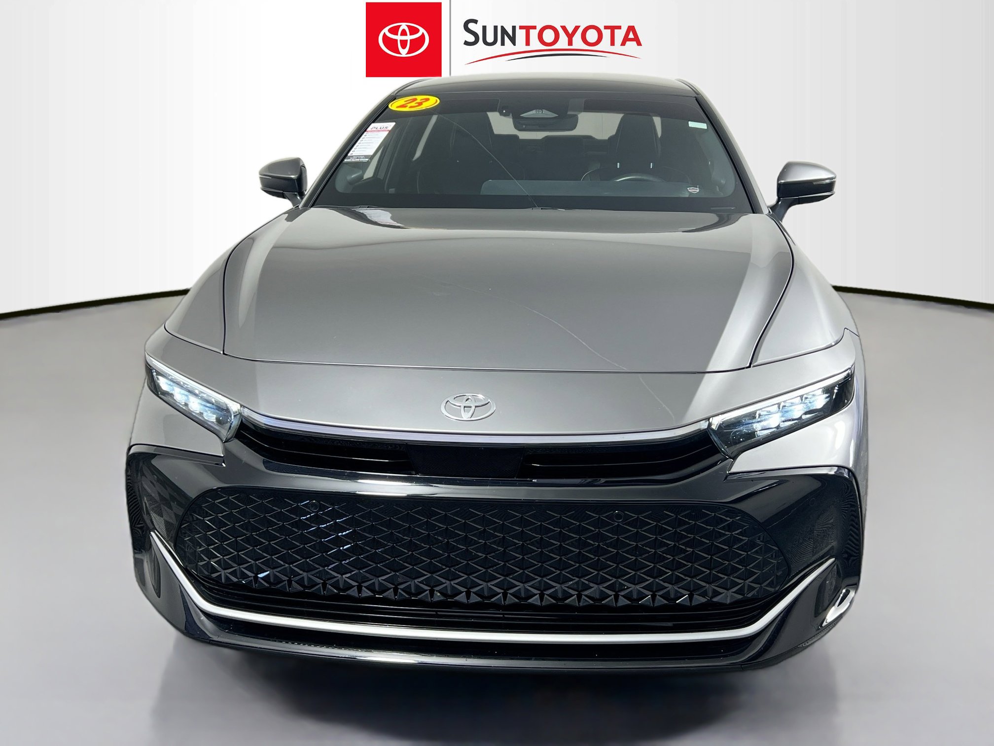 Used 2023 Toyota Crown Limited image 10