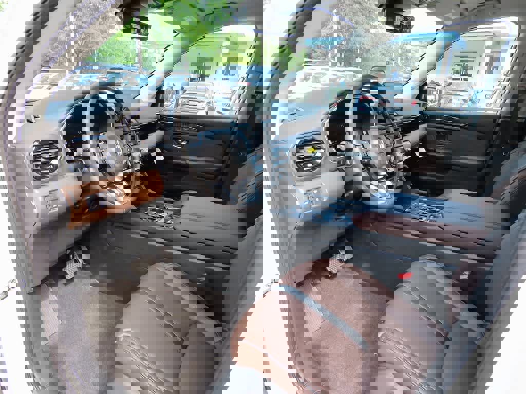 New 2025 Honda Pilot Elite image 2