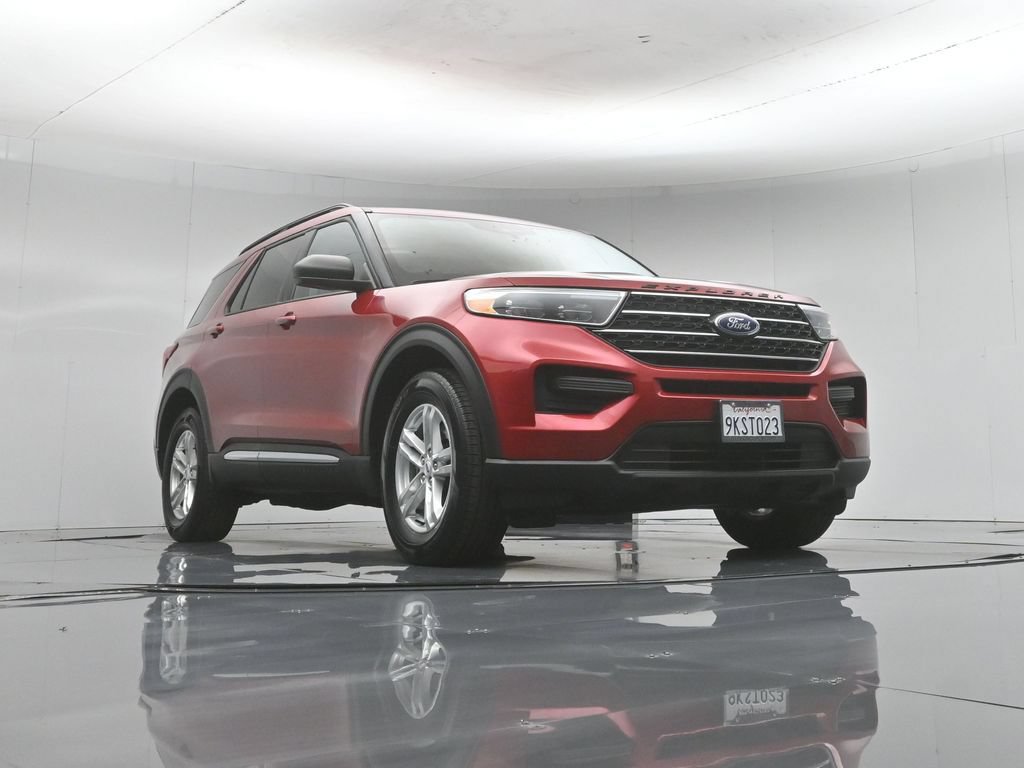 Certified 2023 Ford Explorer XLT RWD image 50