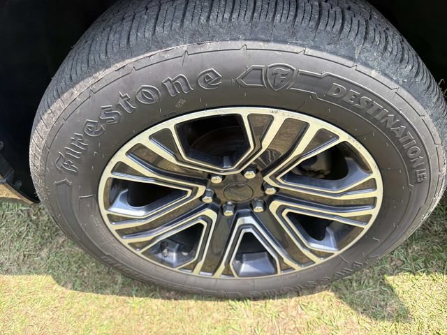 Used 2024 Jeep Wagoneer Series II w/ Flexible Seating Group RWD image 25